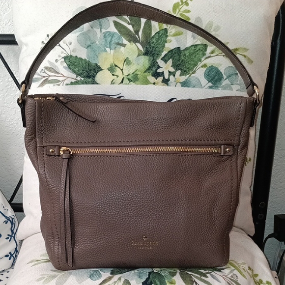 kate spade Handbags - Kate Spade Preloved Cobble Hill Dark Brown Shoulder Bag